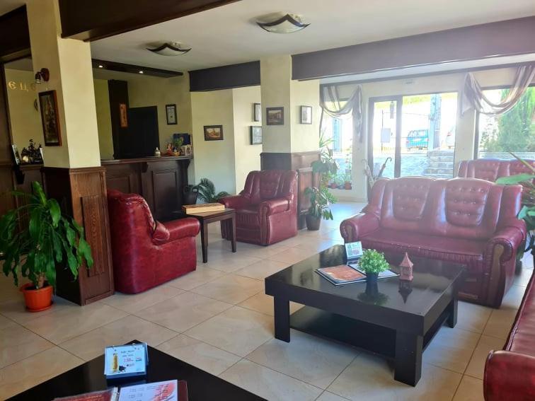 Family Hotel Bela Trjavna Kültér fotó