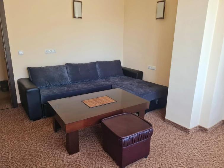 Family Hotel Bela Trjavna Kültér fotó