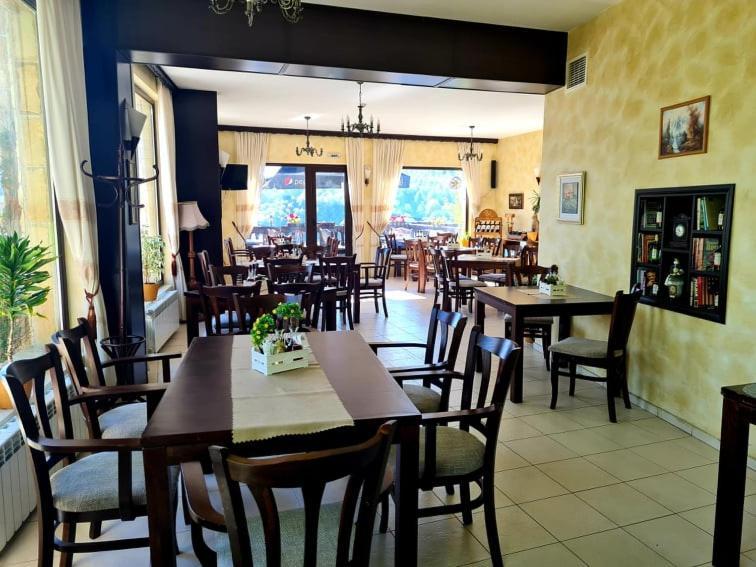 Family Hotel Bela Trjavna Kültér fotó