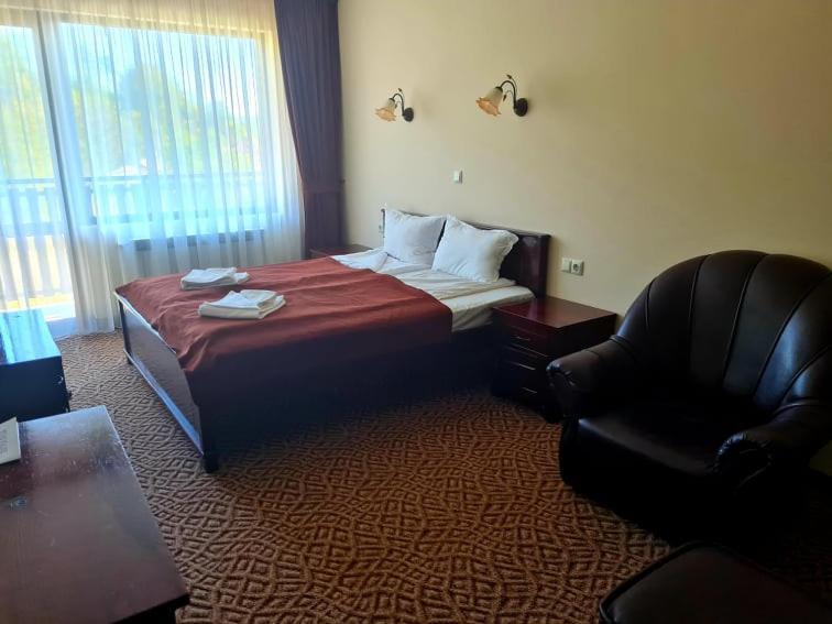 Family Hotel Bela Trjavna Kültér fotó
