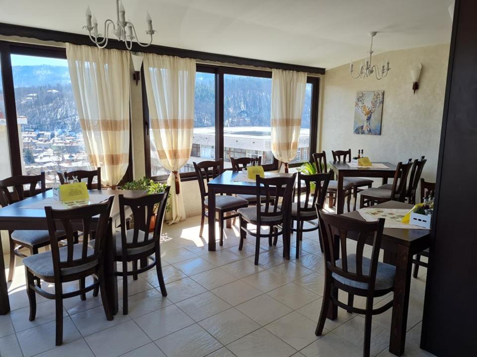Family Hotel Bela Trjavna Kültér fotó