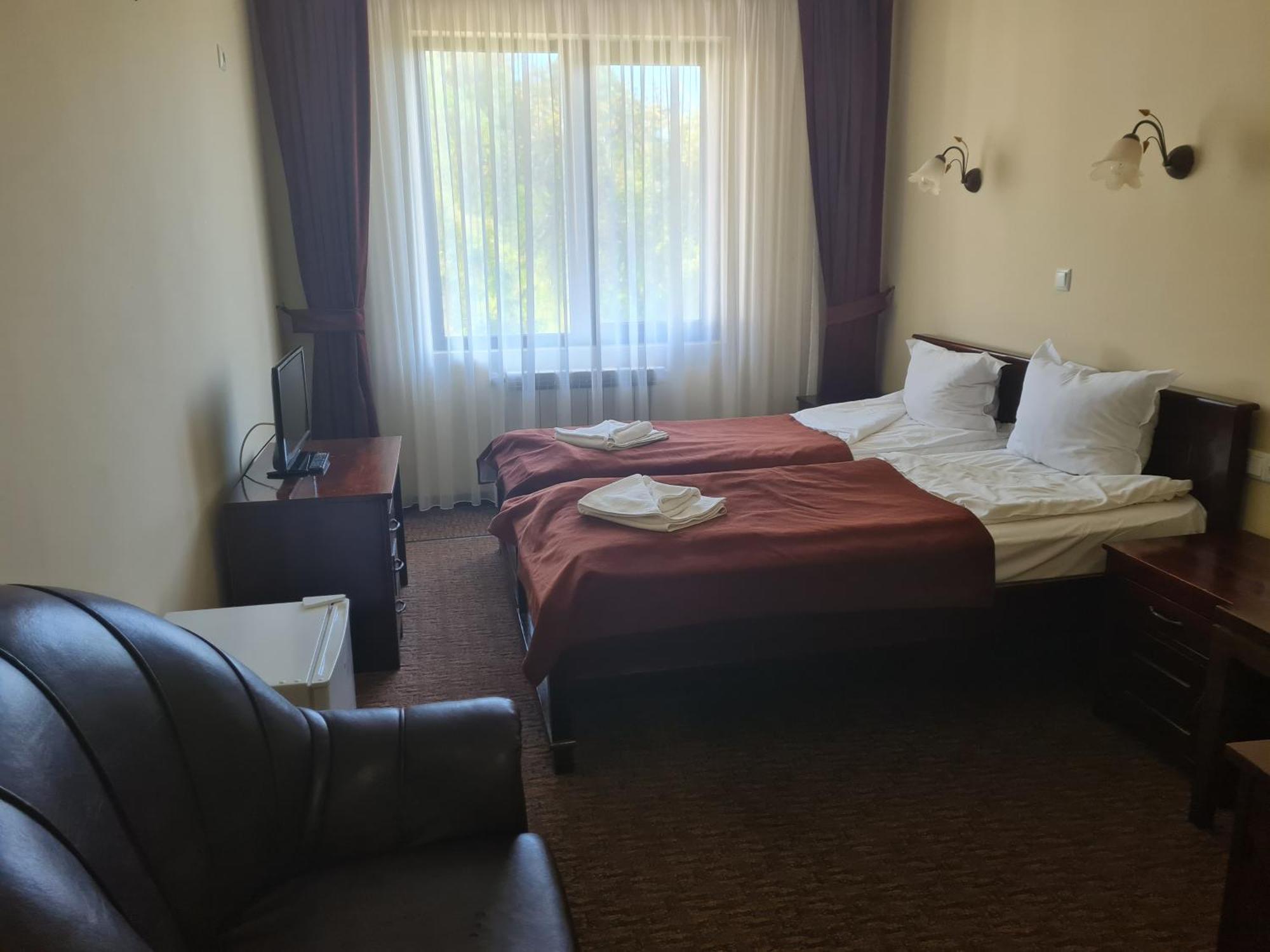 Family Hotel Bela Trjavna Kültér fotó