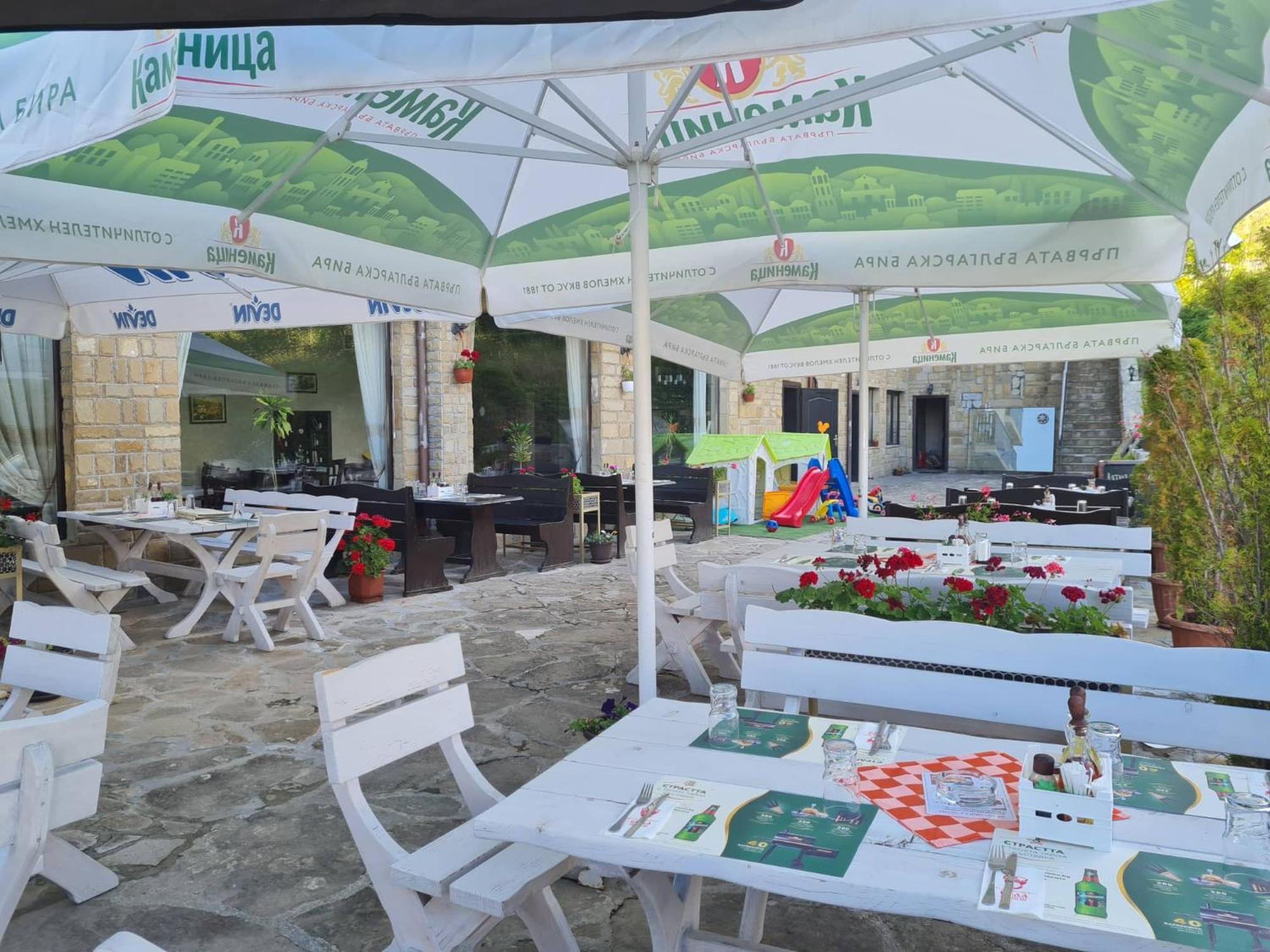 Family Hotel Bela Trjavna Kültér fotó
