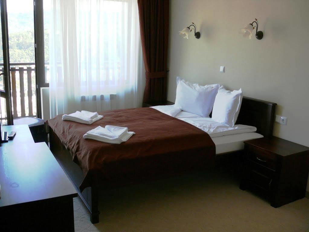 Family Hotel Bela Trjavna Kültér fotó